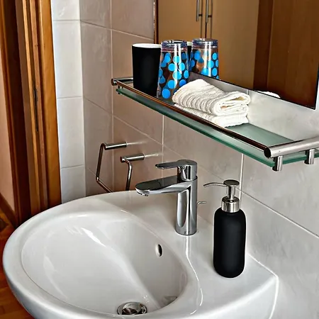 Charm Flat In The Heart Of The Center - Balcony & View شقة نيقوسيا