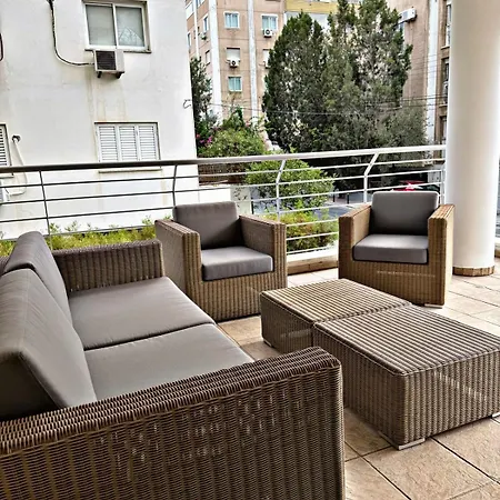 Charm Flat In The Heart Of The Center - Balcony & View * 尼科西亚